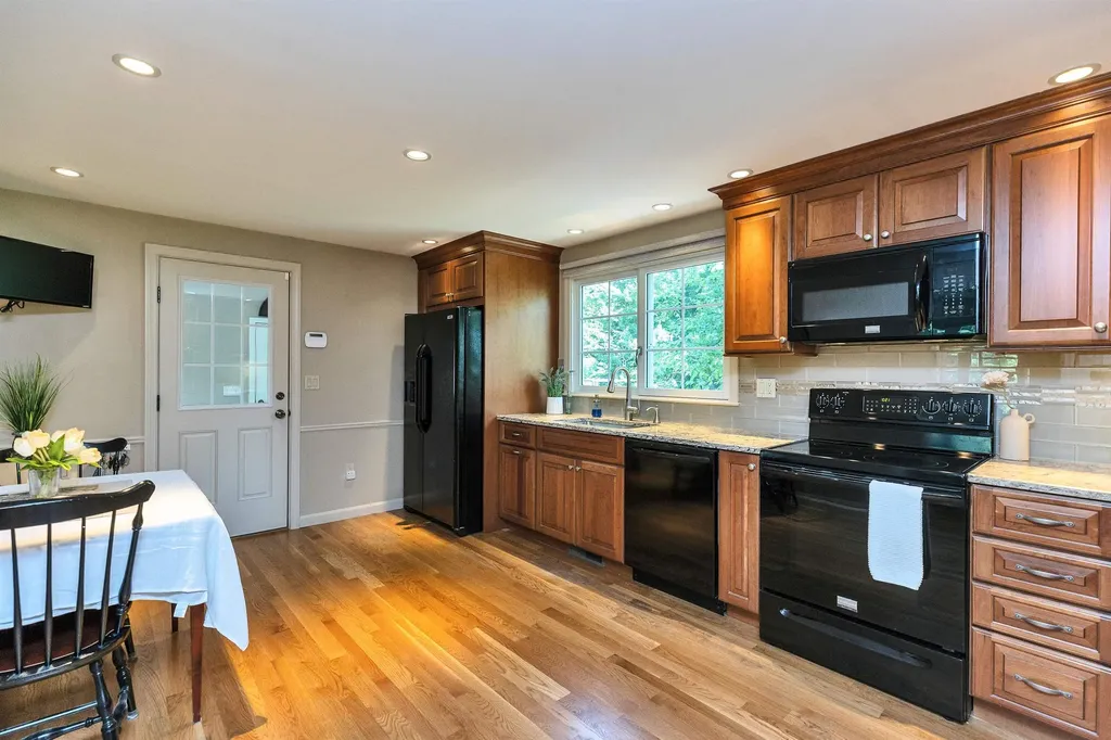 401 Woodcrest Court Manchester NH 03109