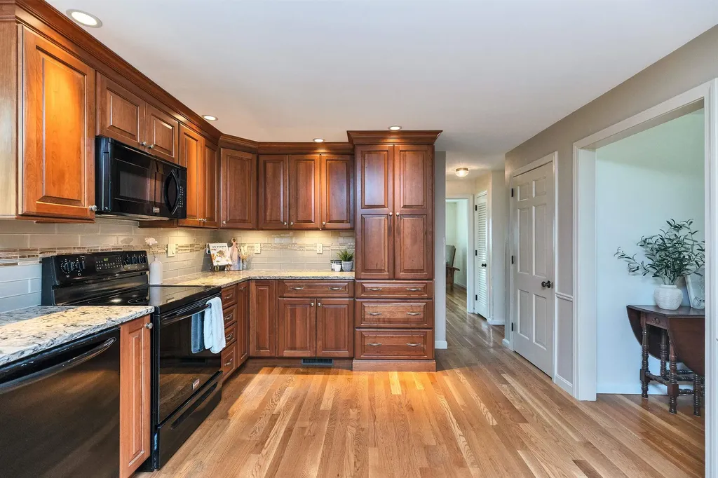 401 Woodcrest Court Manchester NH 03109