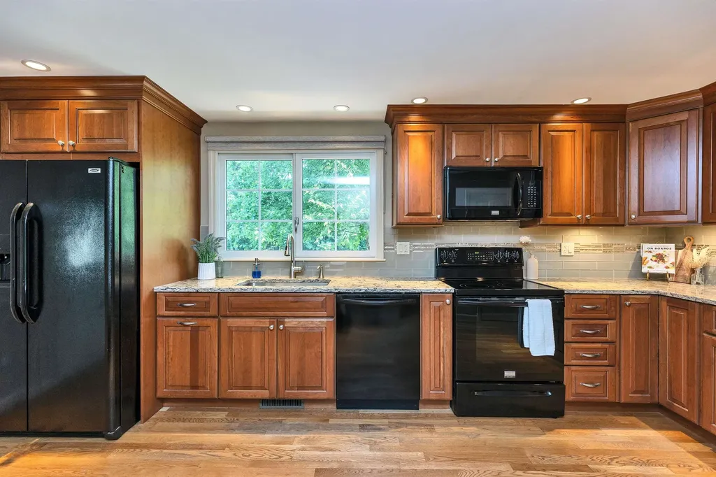 401 Woodcrest Court Manchester NH 03109