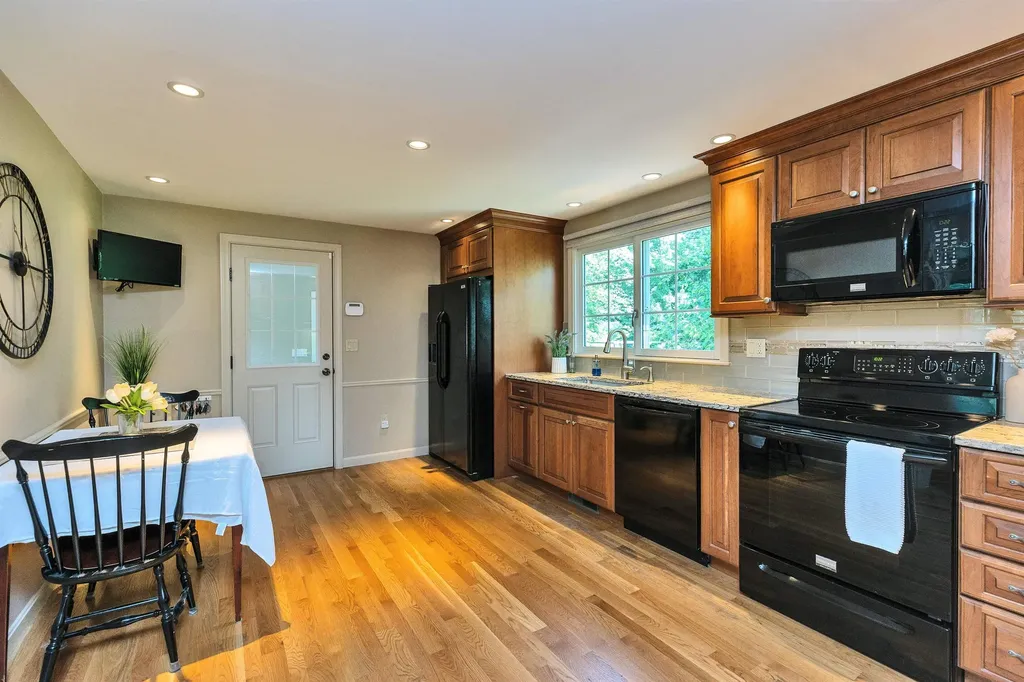 401 Woodcrest Court Manchester NH 03109