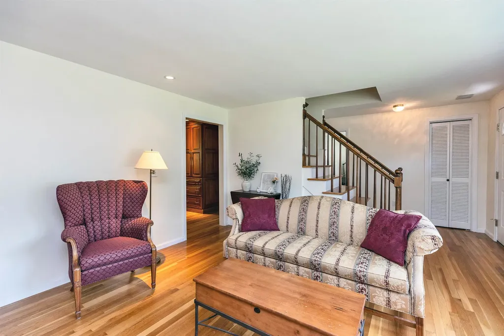 401 Woodcrest Court Manchester NH 03109