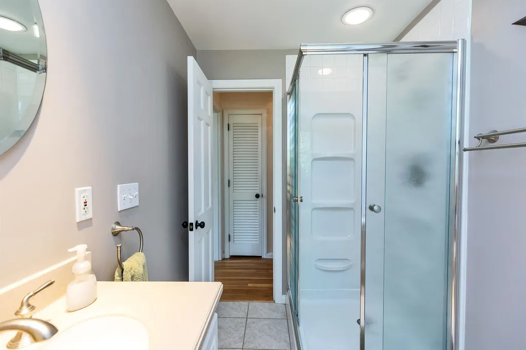 401 Woodcrest Court Manchester NH 03109