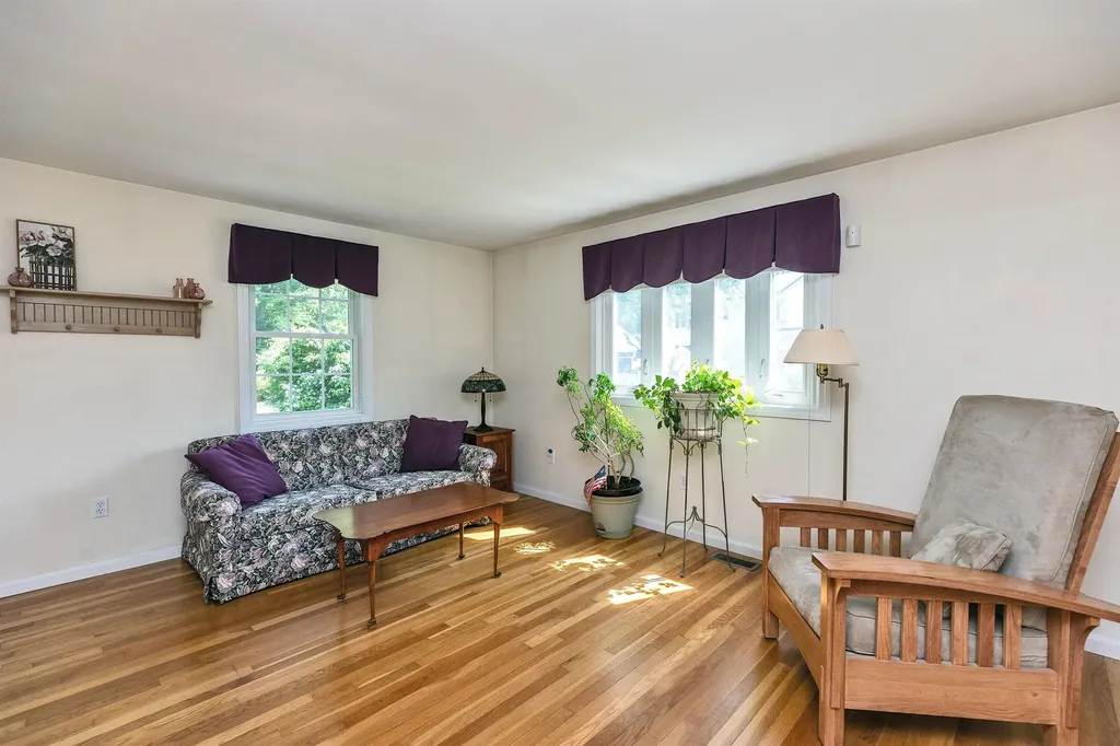401 Woodcrest Court Manchester NH 03109