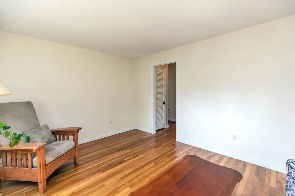 401 Woodcrest Court Manchester NH 03109