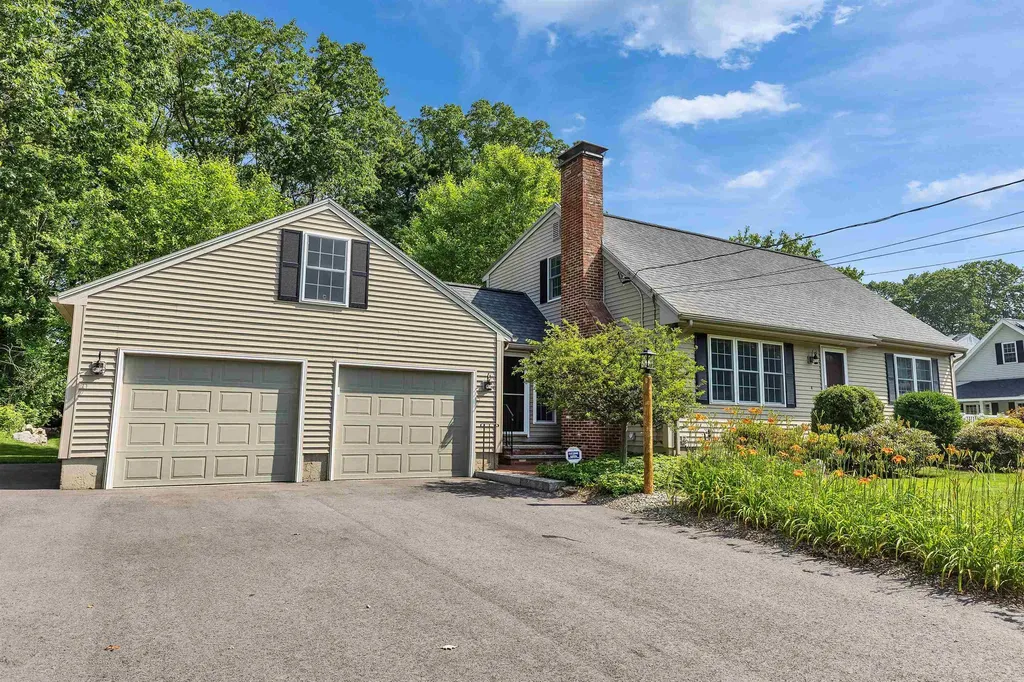 401 Woodcrest Court Manchester NH 03109