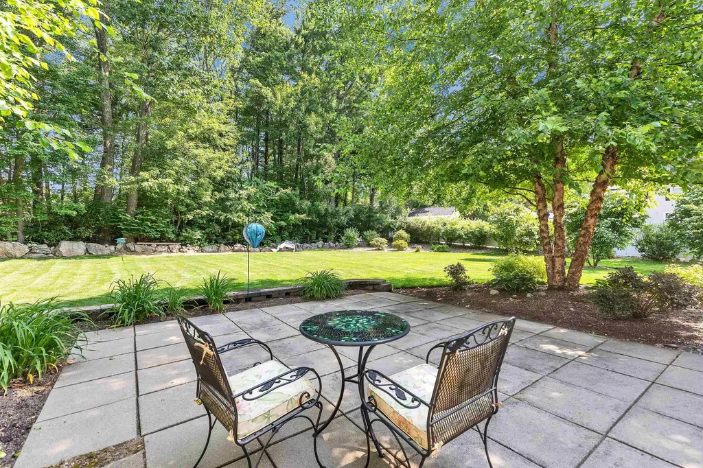 401 Woodcrest Court Manchester NH 03109