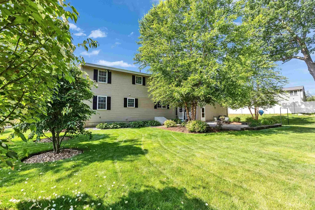 401 Woodcrest Court Manchester NH 03109