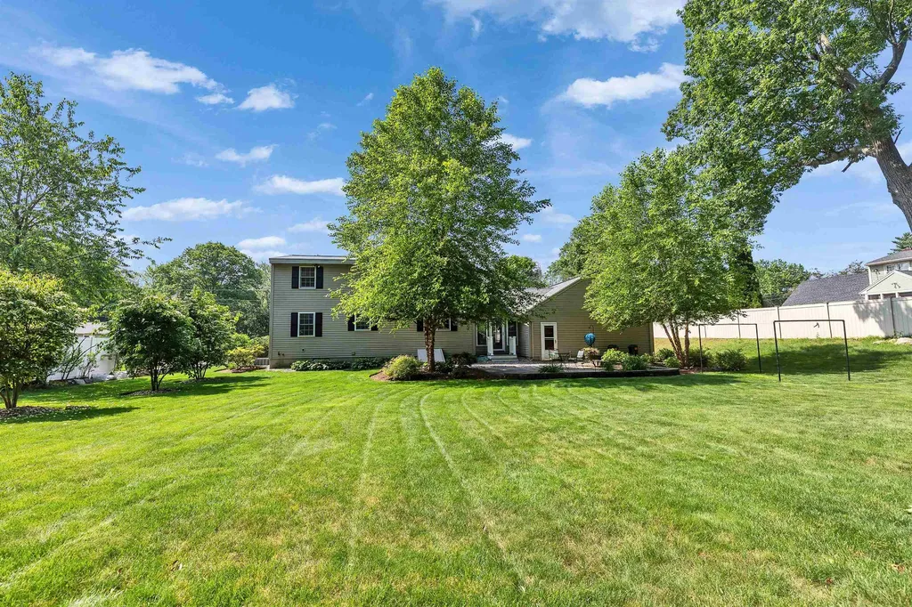 401 Woodcrest Court Manchester NH 03109