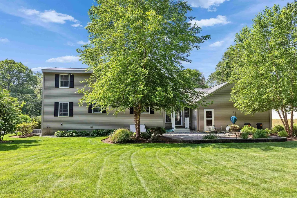 401 Woodcrest Court Manchester NH 03109
