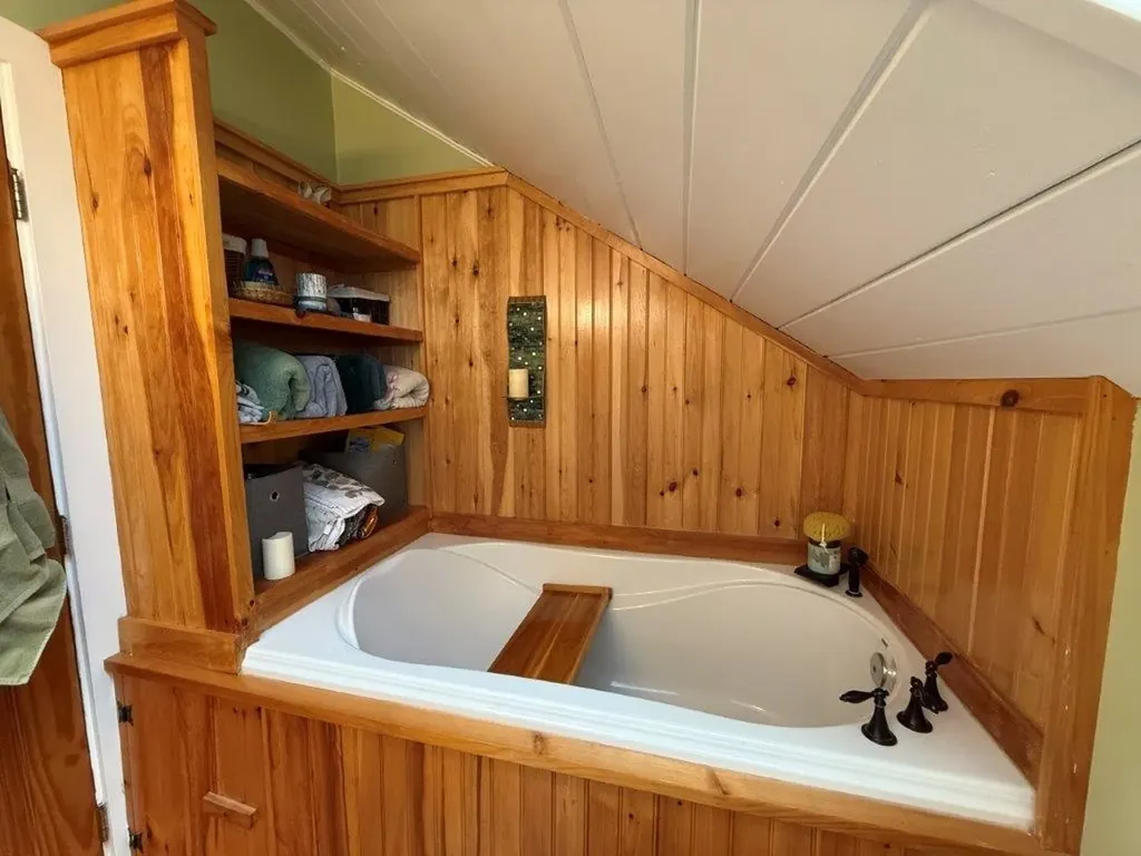 25 Rogers Way Canaan NH 03741