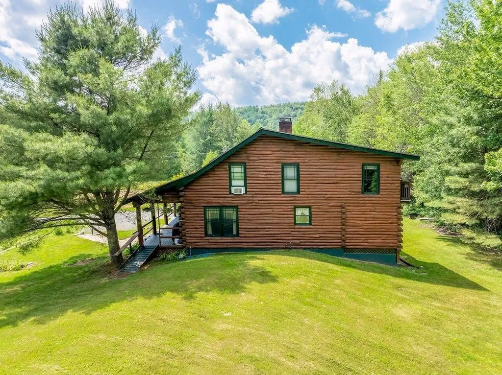 25 Rogers Way Canaan NH 03741