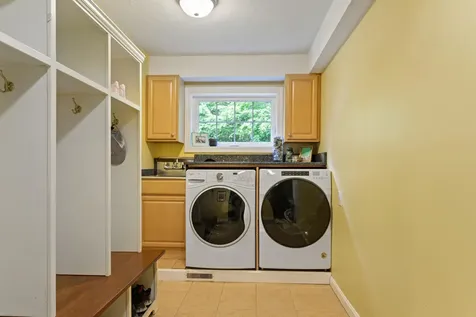 9 Deerhaven Drive Exeter NH 03833
