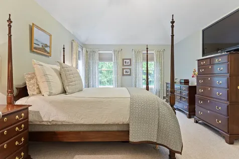 9 Deerhaven Drive Exeter NH 03833