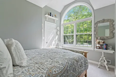 9 Deerhaven Drive Exeter NH 03833