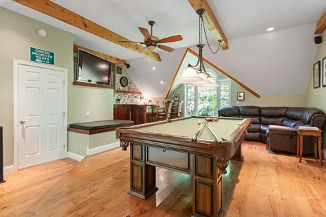 9 Deerhaven Drive Exeter NH 03833