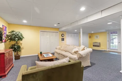 9 Deerhaven Drive Exeter NH 03833