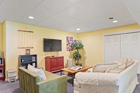 9 Deerhaven Drive Exeter NH 03833