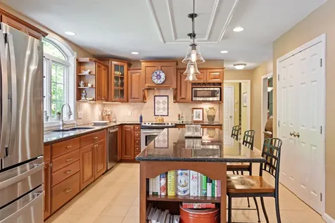9 Deerhaven Drive Exeter NH 03833