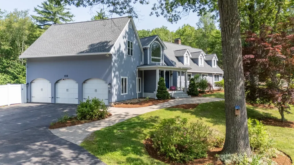 123 Stephen Drive Goffstown NH 03045