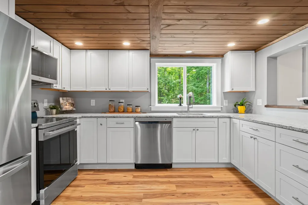 71 Plummer Hill Road Belmont NH 03220