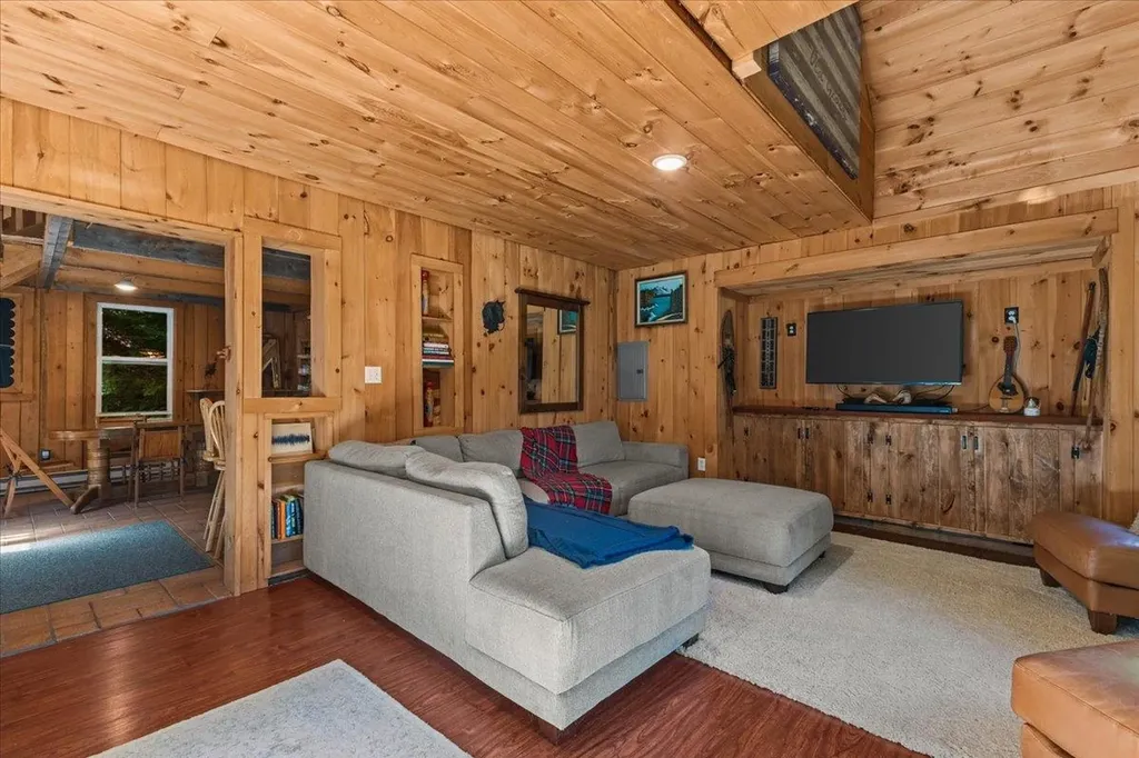 431 Sharkeyville Road Bolton VT 05676