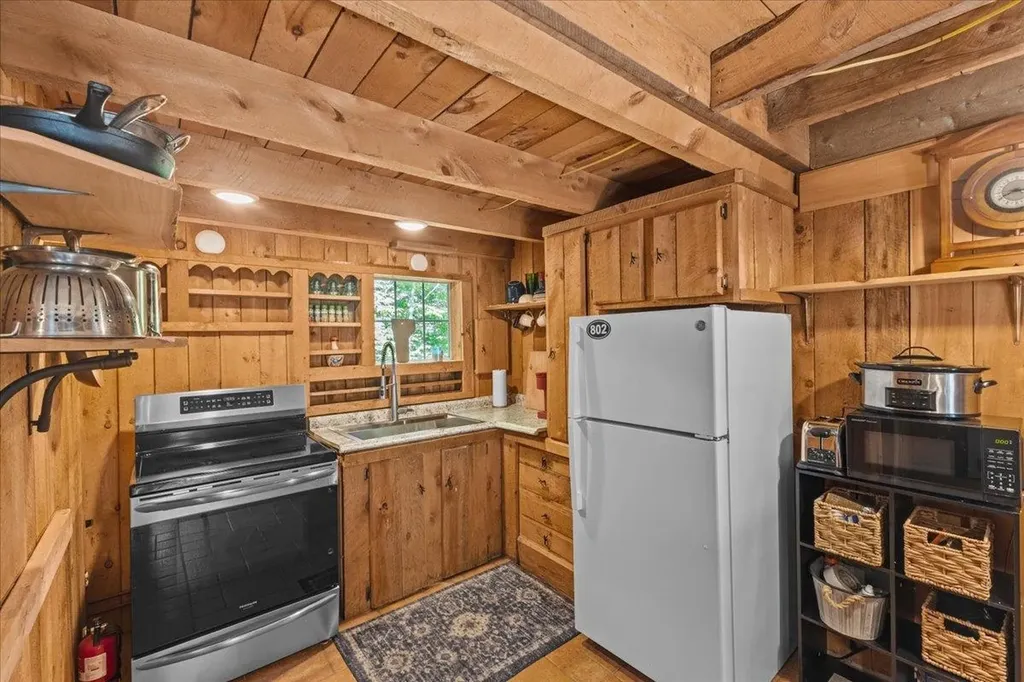 431 Sharkeyville Road Bolton VT 05676