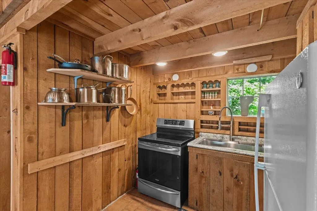 431 Sharkeyville Road Bolton VT 05676