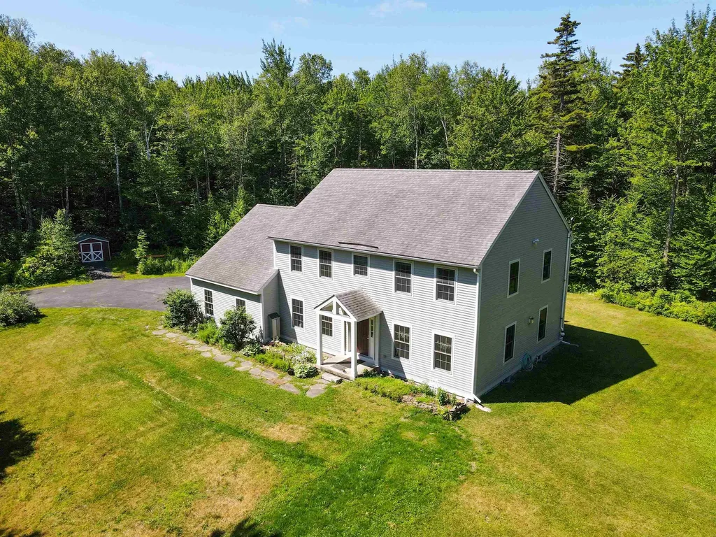 987 Dunbar Hill Road Grantham NH 03753