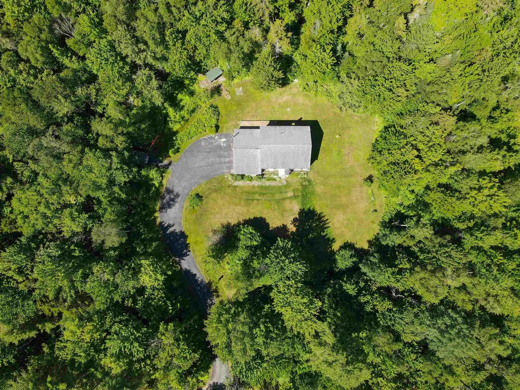 987 Dunbar Hill Road Grantham NH 03753