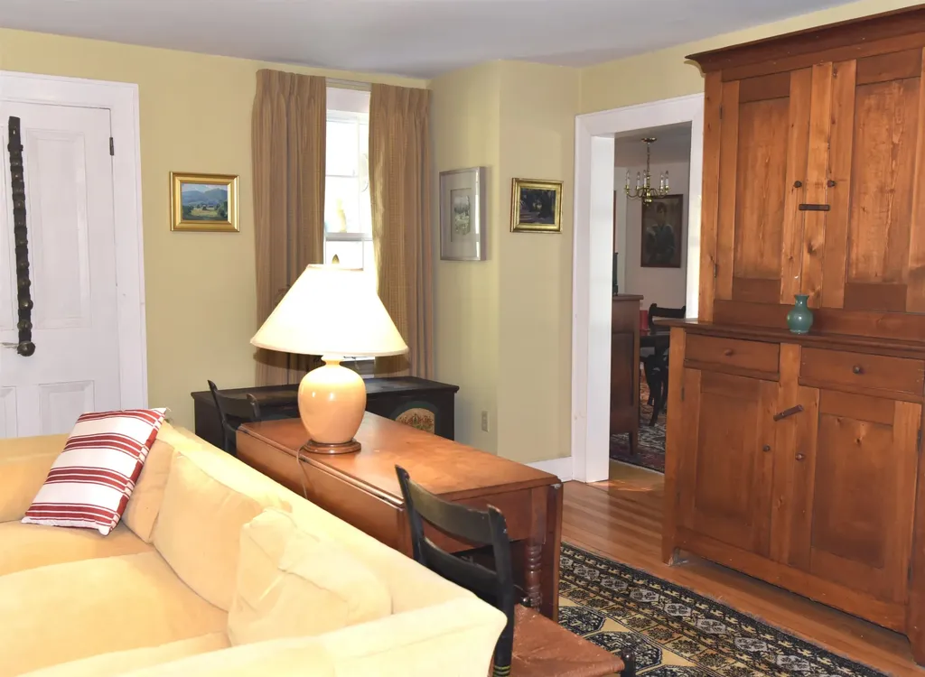 327 Browns Trace Jericho VT 05465