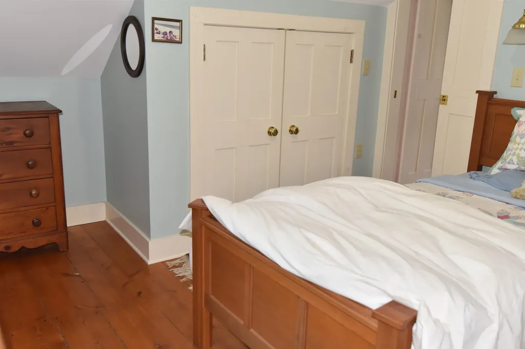 327 Browns Trace Jericho VT 05465