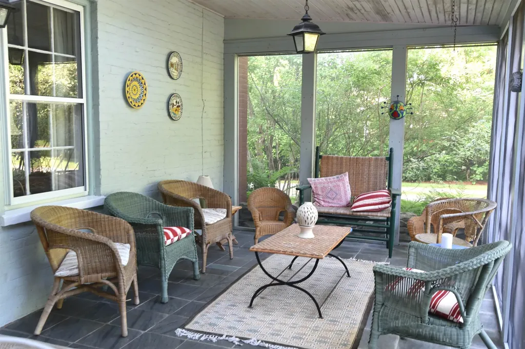 327 Browns Trace Jericho VT 05465