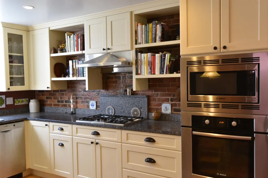 327 Browns Trace Jericho VT 05465