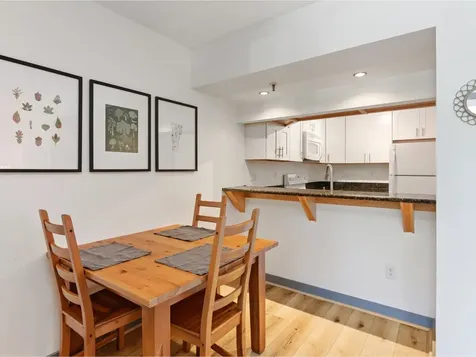 337 College Street Burlington VT 05401