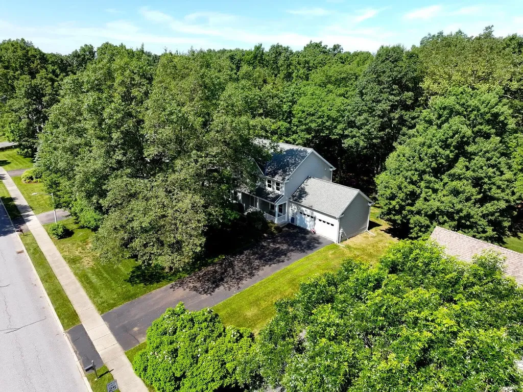 25 Sydney Drive Essex VT 05452