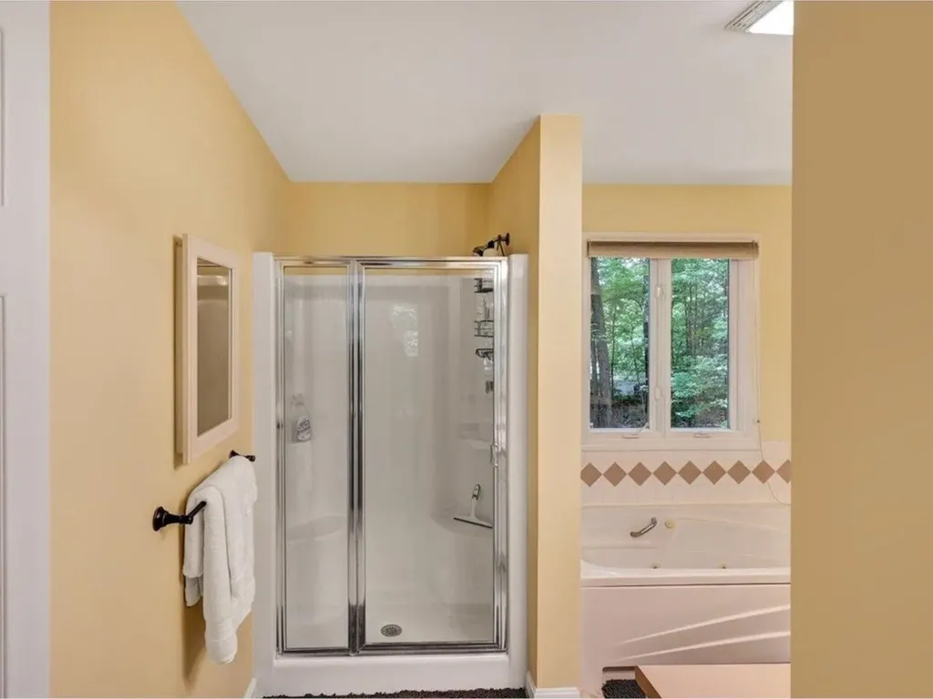 25 Sydney Drive Essex VT 05452