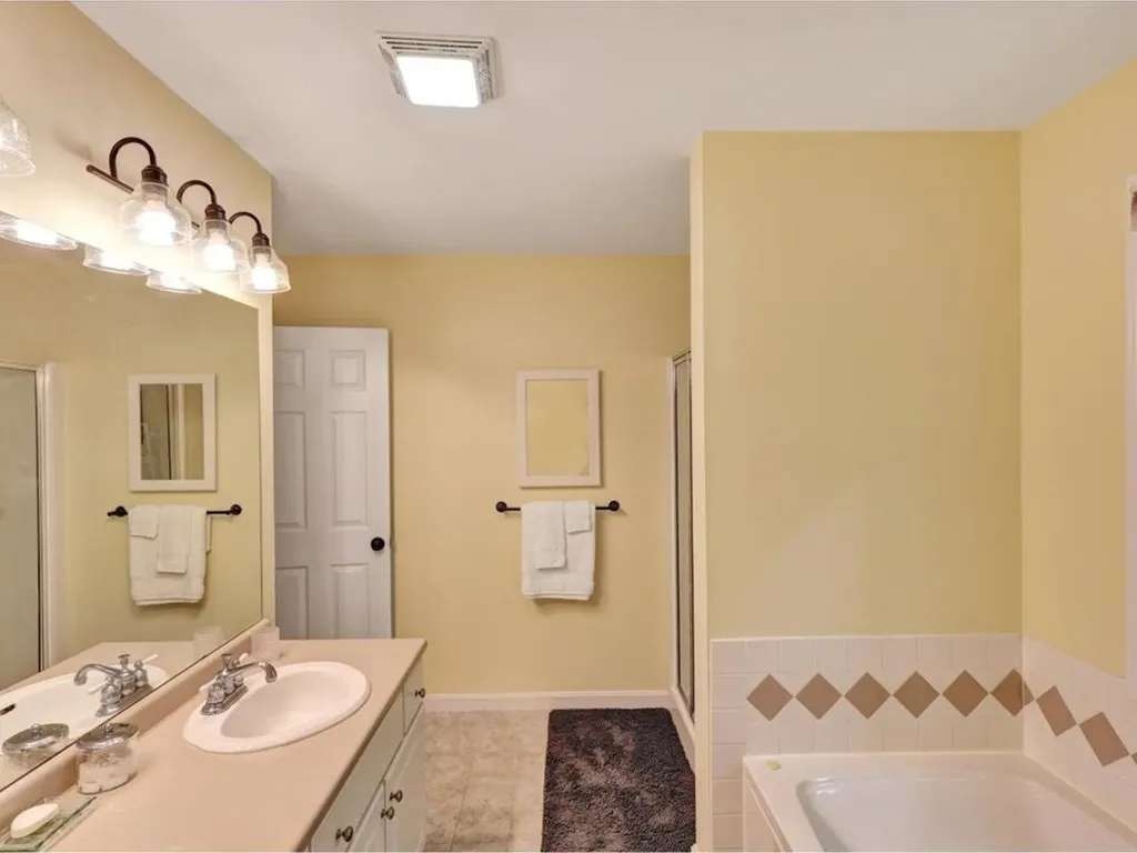 25 Sydney Drive Essex VT 05452