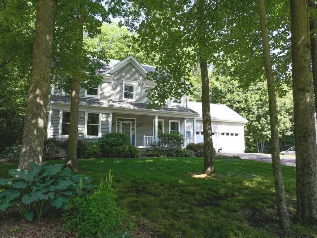 25 Sydney Drive Essex VT 05452