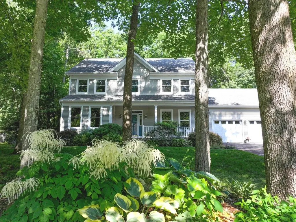 25 Sydney Drive Essex VT 05452