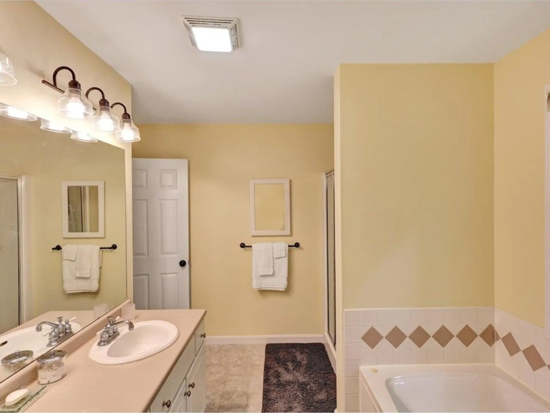 25 Sydney Drive Essex VT 05452