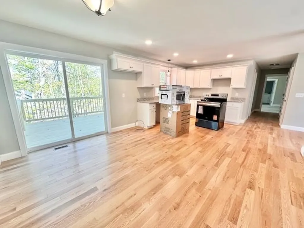 1 Blaisdell Court Raymond NH 03077