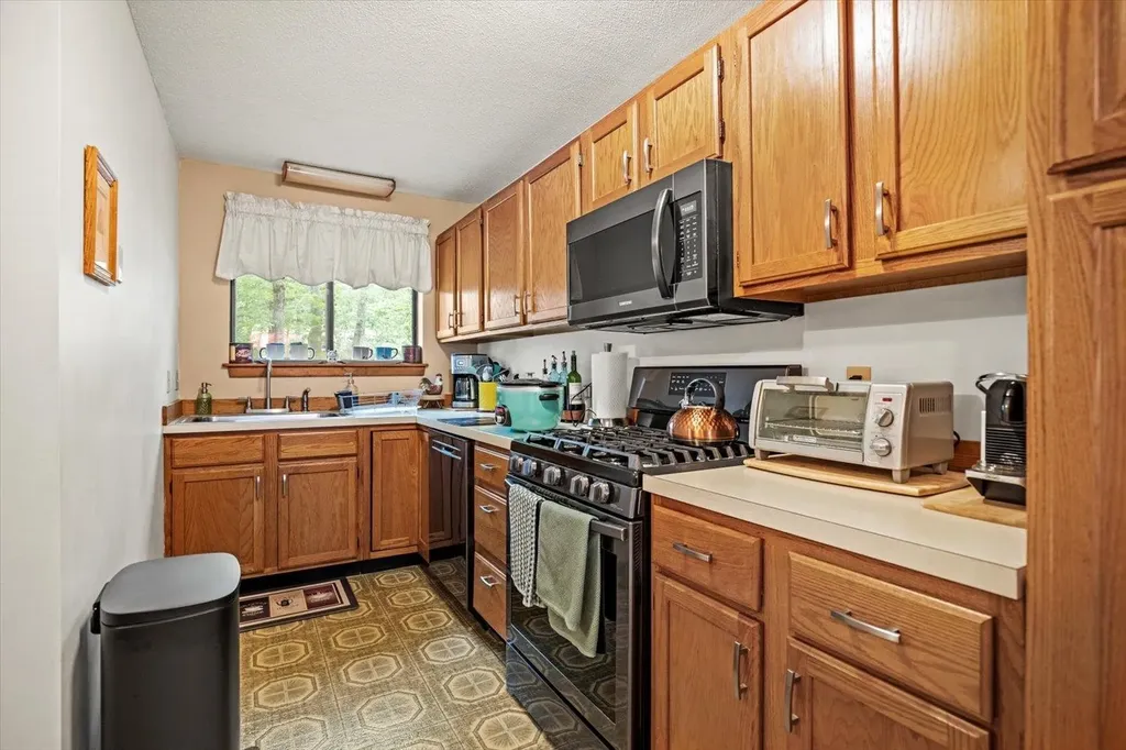 79 Dunvegan Woods Drive Hampton NH 03842