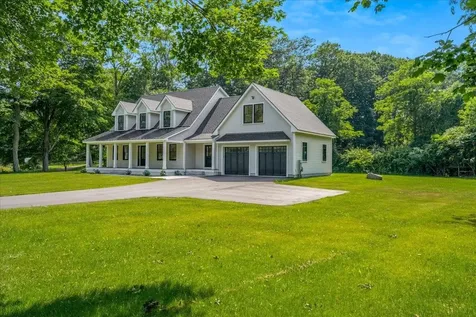 195 Amesbury Road Kensington NH 03833