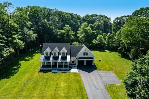 195 Amesbury Road Kensington NH 03833