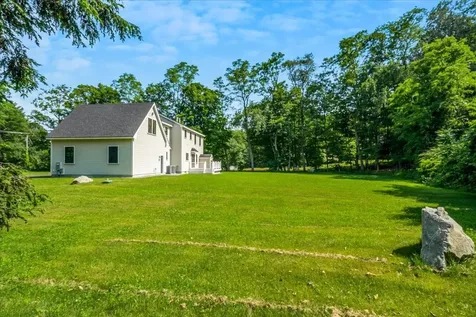 195 Amesbury Road Kensington NH 03833
