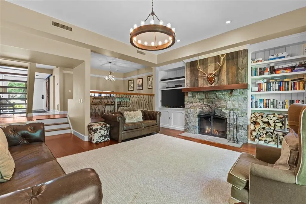 327 Topnotch Drive Stowe VT 05672