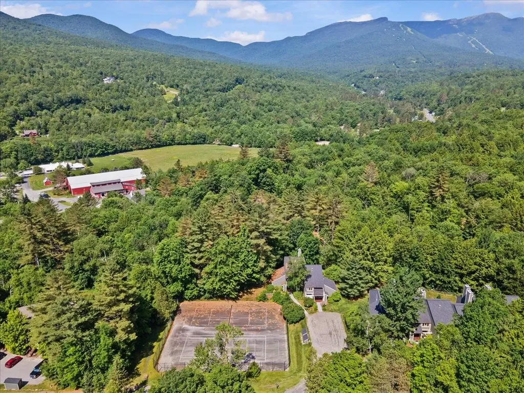 327 Topnotch Drive Stowe VT 05672