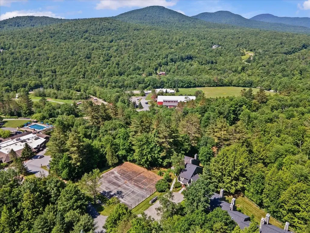 327 Topnotch Drive Stowe VT 05672