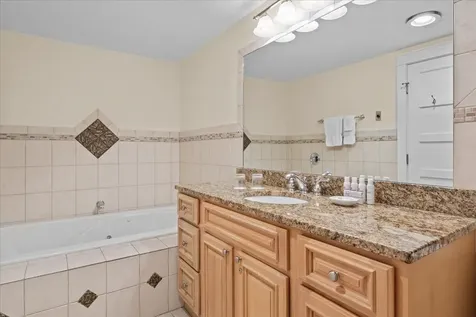 327 Topnotch Drive Stowe VT 05672