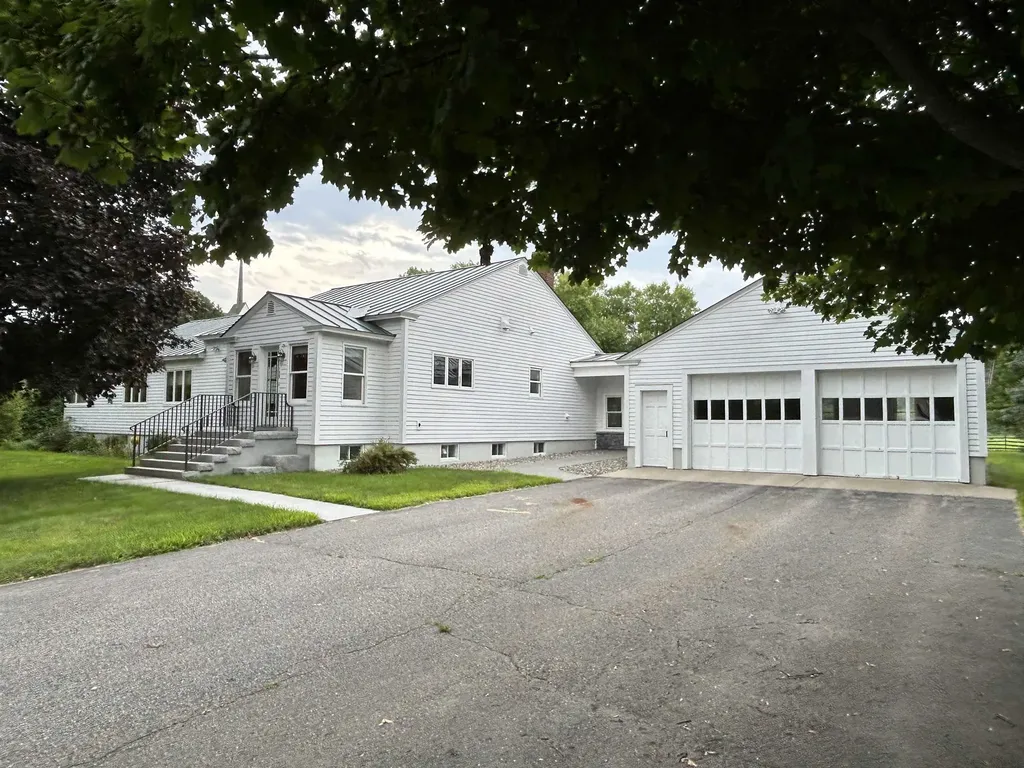 155 Upper Plain Bradford VT 05033
